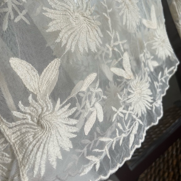 Anthropologie Eveleigh snow blossom long sleeve Top sheer Ivory Floral M - Picture 4 of 6